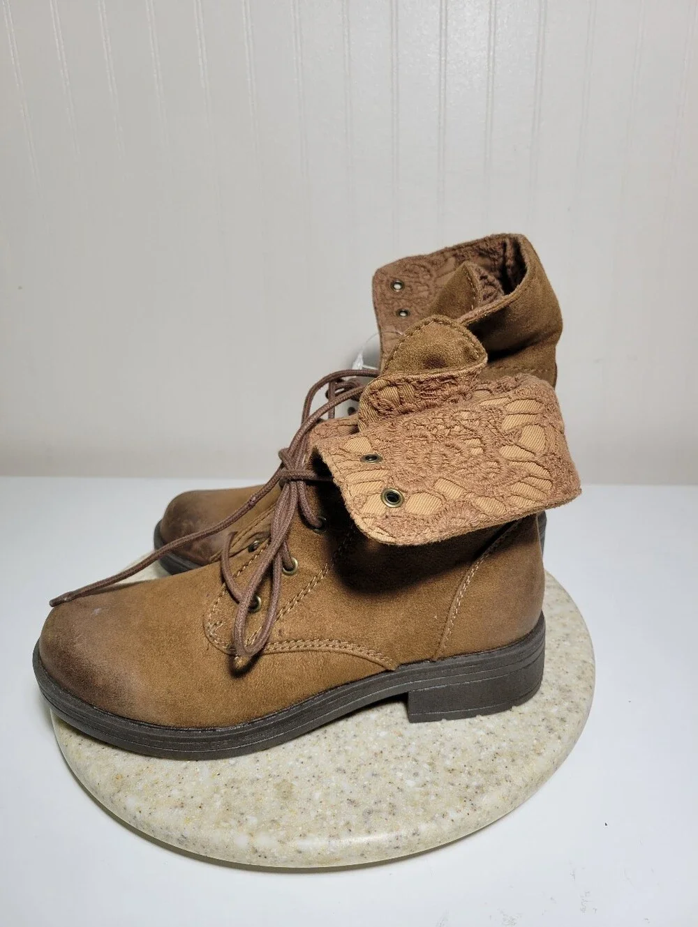 American Eagle Tan Crochet Cuff Lace-Up Combat Boots 6.5 NWT